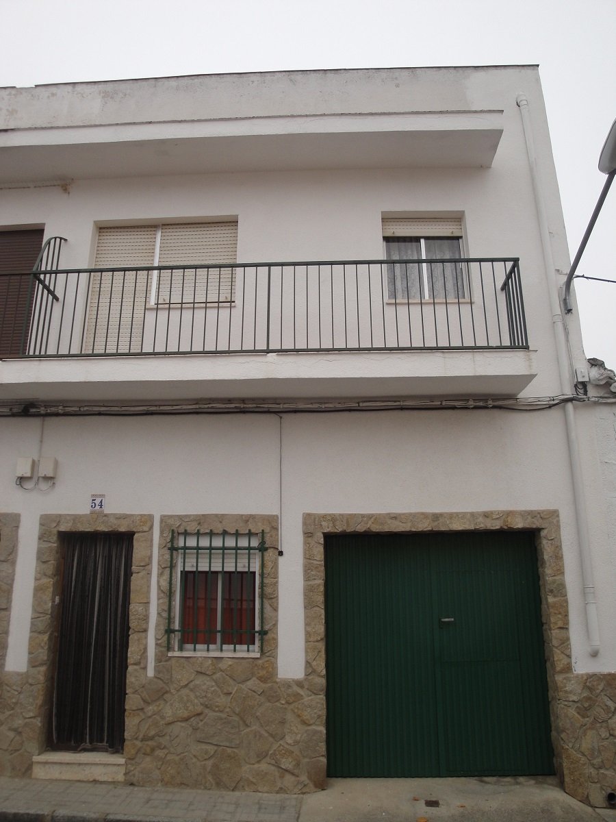 VIVIENDA DUPLEX CON GARAJE Y PATIO – Tu Finca servicios inmobiliarios